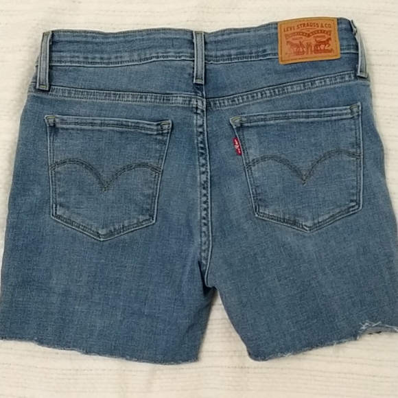 💥5 for $20💥Levi's jean cut off shorts. - Picture 2 of 6